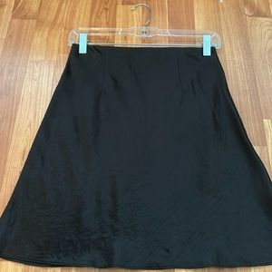 Babaton
Slip Satin MINI  Skirt